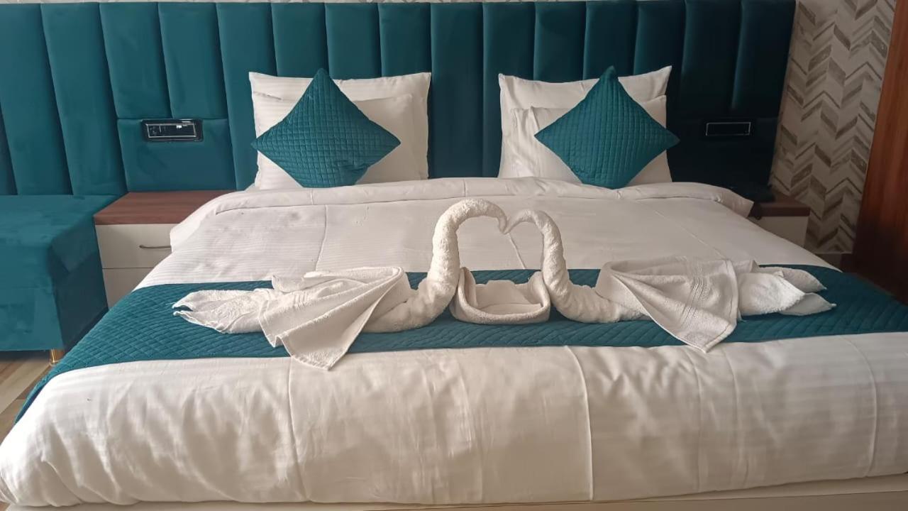 Hotel Golden Peacock หริทวาร ภายนอก รูปภาพ